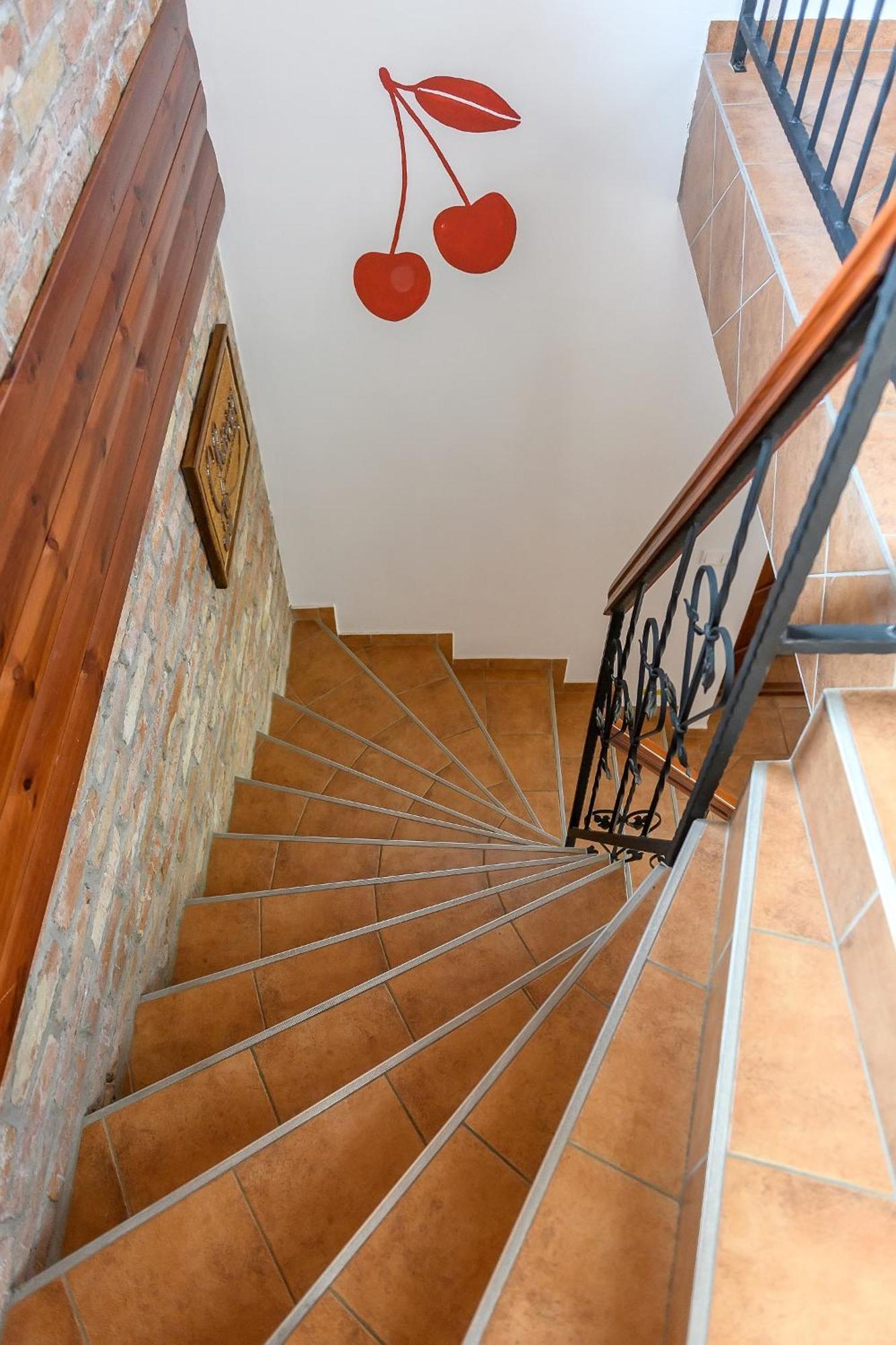 Cherry Apartmanház Sarvar Exterior foto