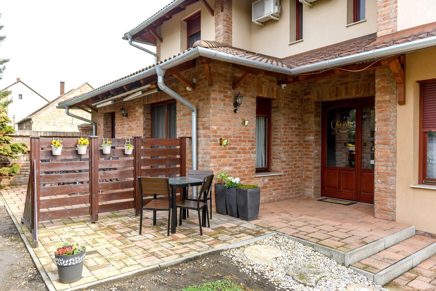Cherry Apartmanház Sarvar Exterior foto