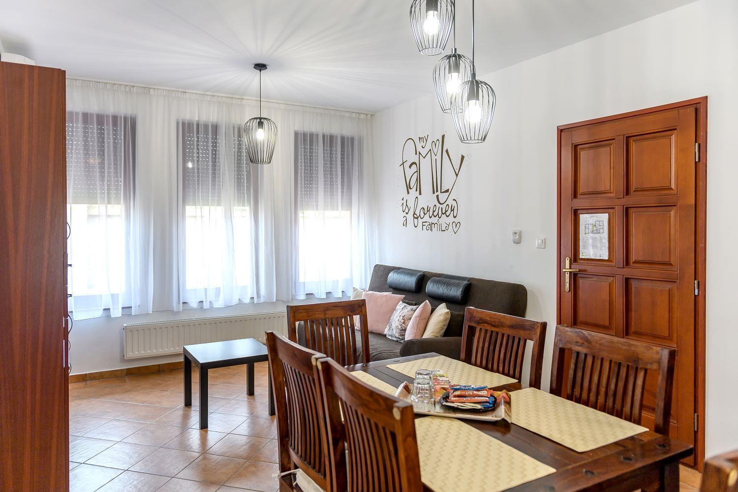 Cherry Apartmanház Sarvar Exterior foto